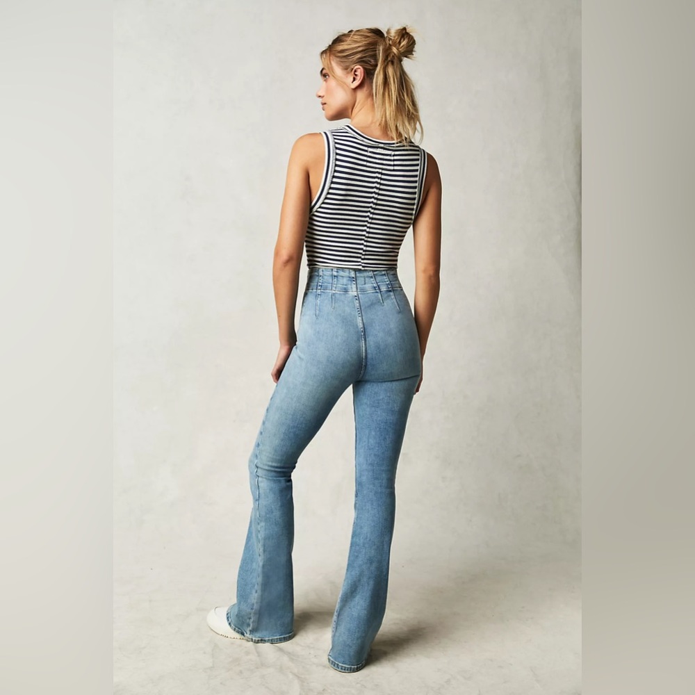 NWT Free People We the Free Jayde Flare jeans in Hayley blue